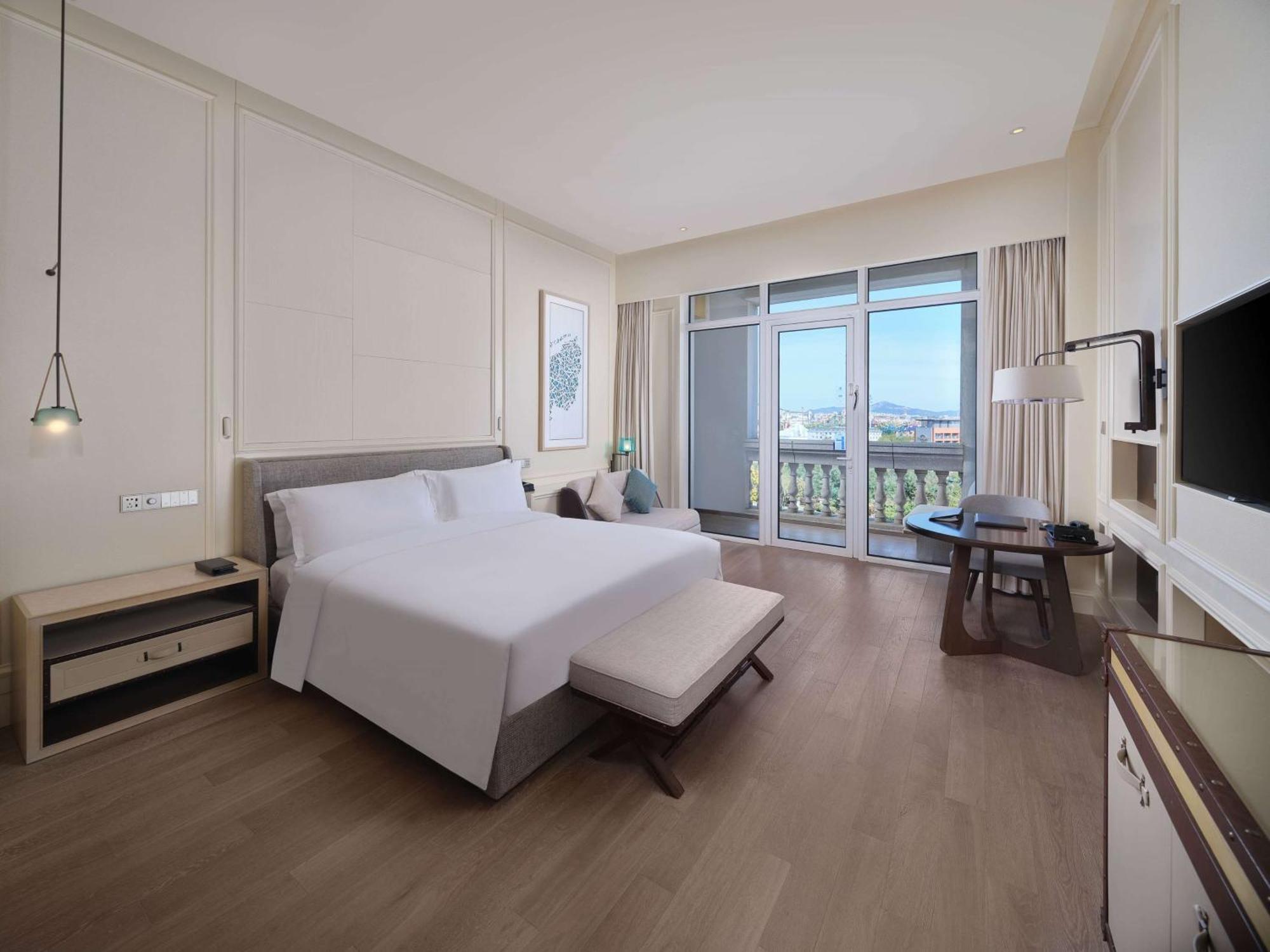 Hilton Dalian Golden Pebble Beach Resort Zhaojiatun Exterior foto