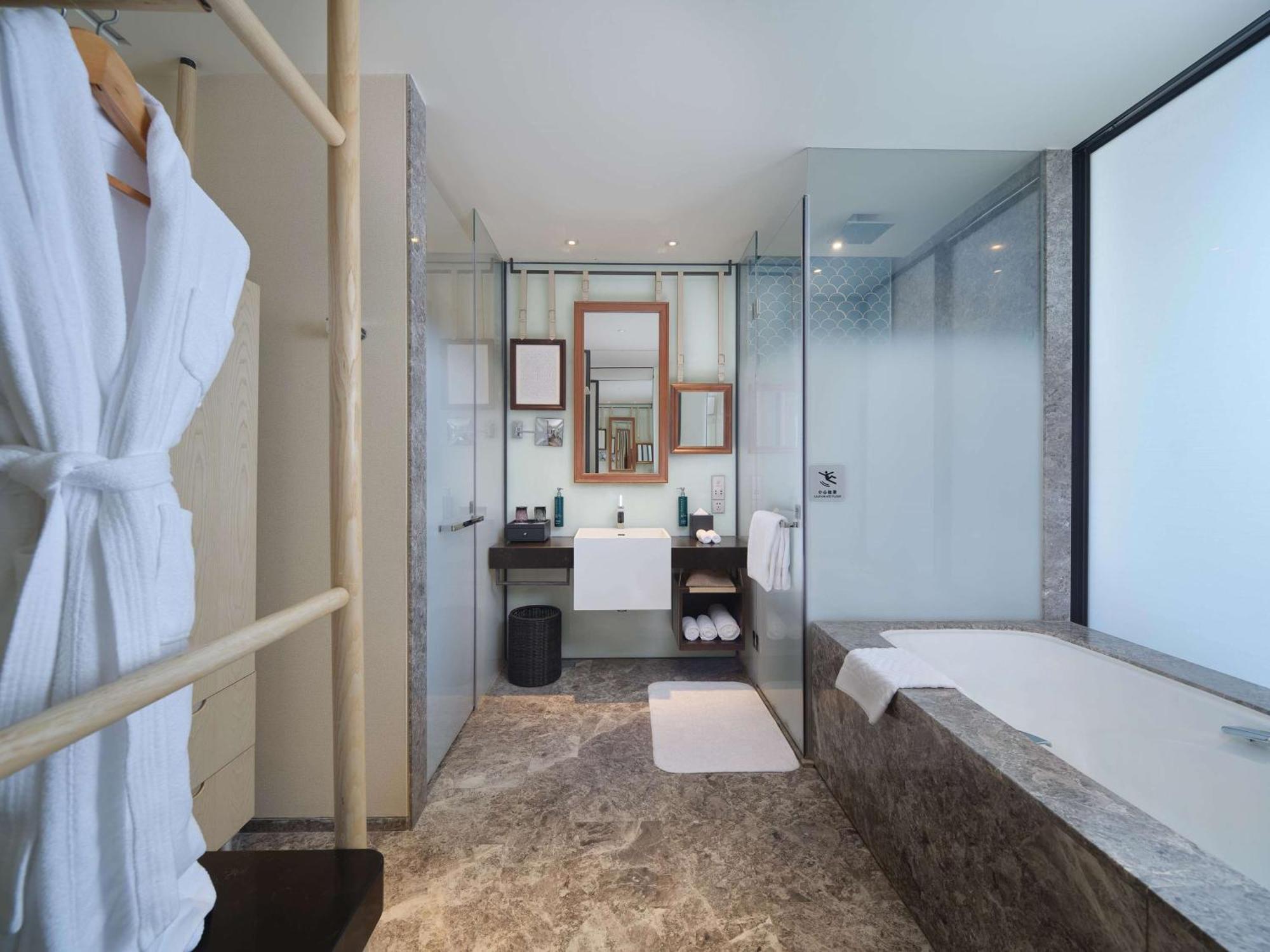Hilton Dalian Golden Pebble Beach Resort Zhaojiatun Exterior foto