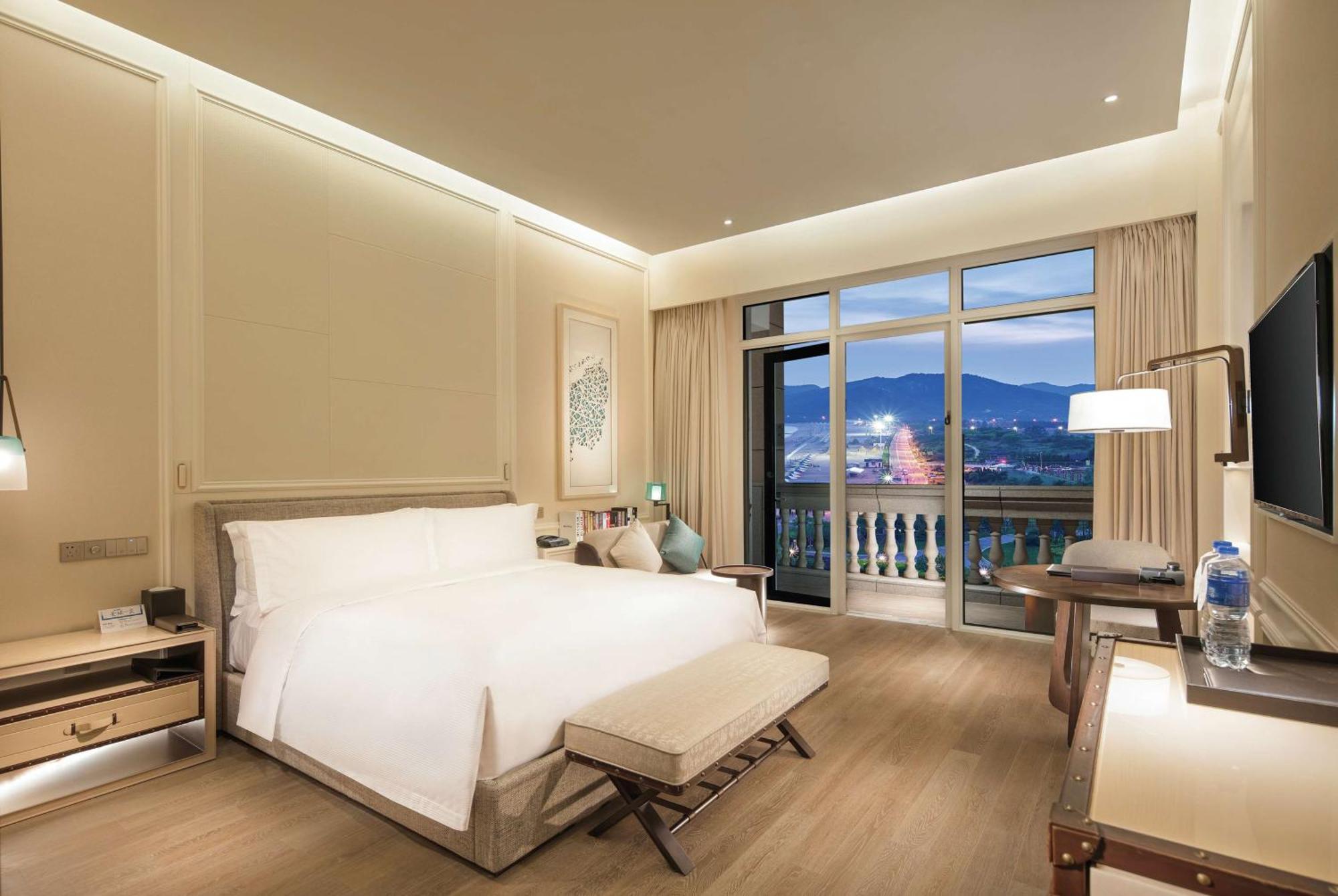 Hilton Dalian Golden Pebble Beach Resort Zhaojiatun Exterior foto
