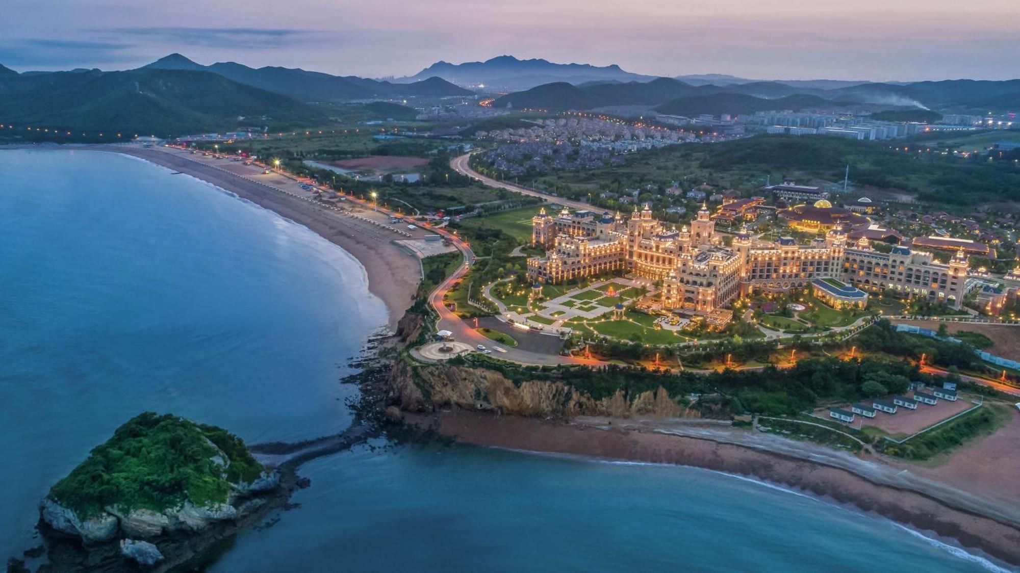 Hilton Dalian Golden Pebble Beach Resort Zhaojiatun Exterior foto